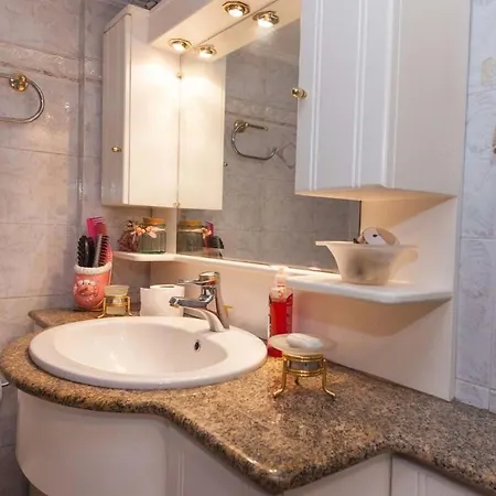 Chrisoupoli Cheerful 2 Bd With Balcony Apartment *