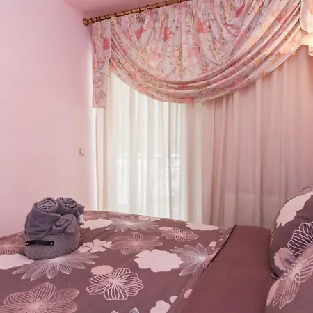 Chrisoupoli Cheerful 2 Bd With Balcony Apartment Athens