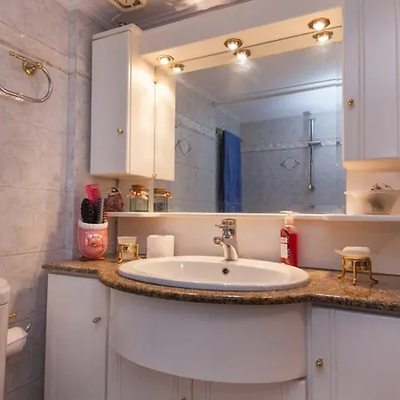 Chrisoupoli Cheerful 2 Bd With Balcony Apartment