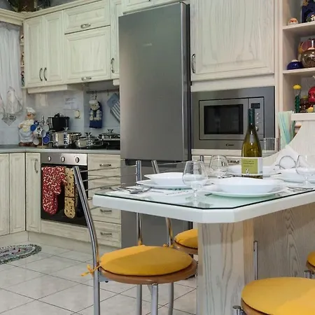 Chrisoupoli Cheerful 2 Bd With Balcony Apartment Athens