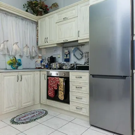 Chrisoupoli Cheerful 2 Bd With Balcony