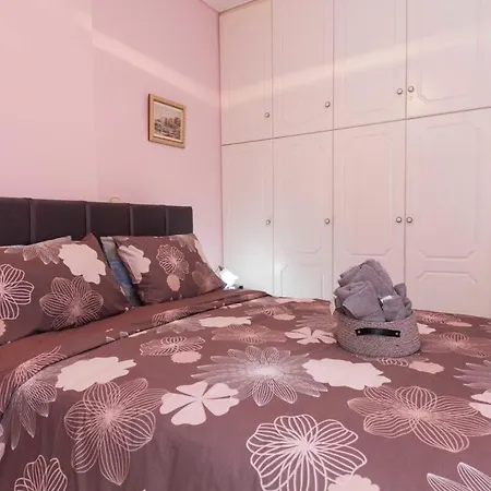 Chrisoupoli Cheerful 2 Bd With Balcony Apartment *